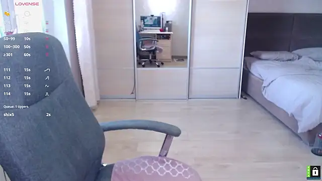 Snapshot of Lana__Nova chatting on October 11, 6:51 am Lana  Nova online show from October 11, 6:51 am