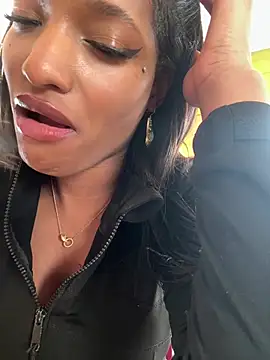 NicoleCocksXXX online show from April 2, 3:53 pm