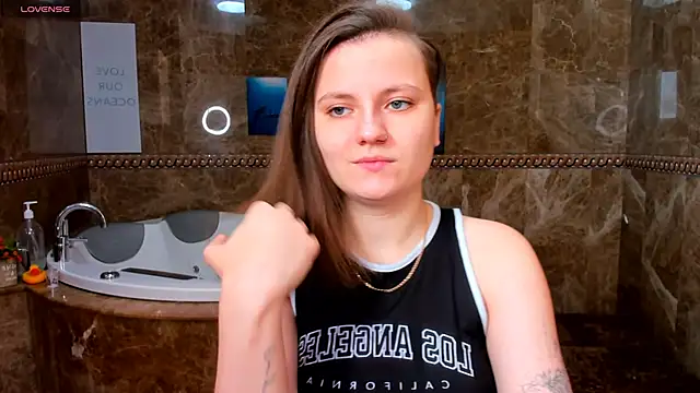 MelindaTin online show from February 26, 7:40 am