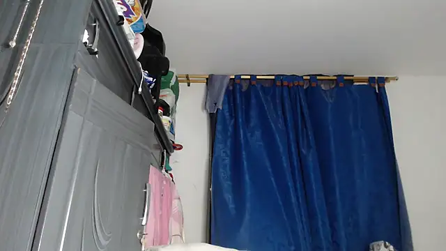 adrixxx38 online show from April 1, 2:23 am