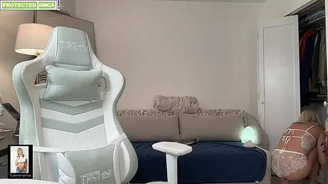 JordynGrange online show from October 23, 7:53 pm