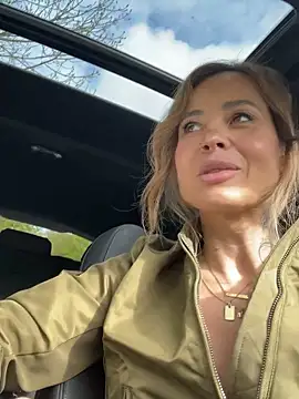 Etwas neugierig online show from April 21, 2:46 pm