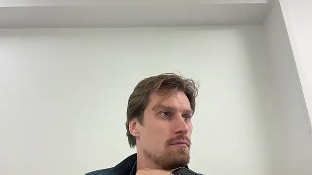 fmodel online show from February 24, 8:24 am