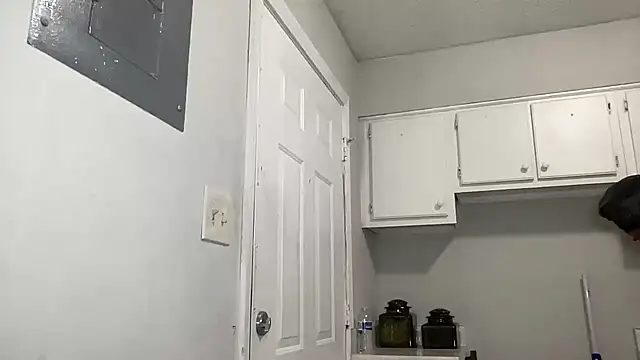 Creamesensation online show from April 9, 9:37 am