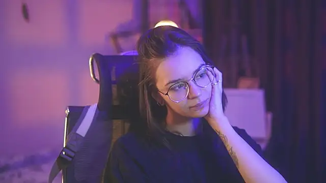 alyssa sweet online show from December 16, 7:03 am