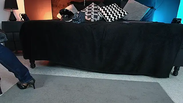  Jade 16 online show from September 30, 11:49 am