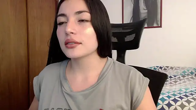 Snapshot of Honey_Aynur20 chatting on October 2, 7:19 pm Honey Aynur20 online show from October 2, 7:19 pm