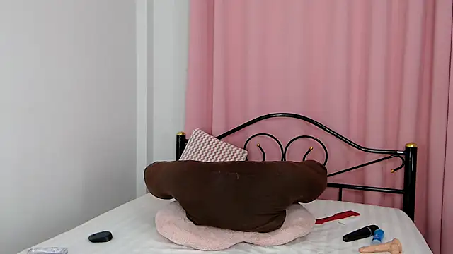 marleekai online show from April 17, 11:23 am