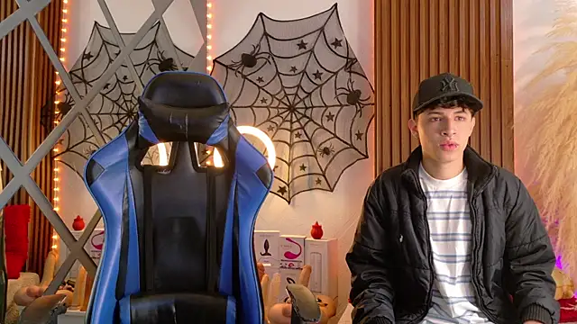 Snapshot of Naughty__Chriss chatting on October 4, 12:11 pm Naughty  Chriss online show from October 4, 12:11 pm