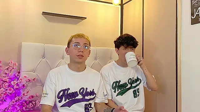 Snapshot of Naughty__Chriss chatting on October 29, 12:53 pm Naughty  Chriss online show from October 29, 12:53 pm