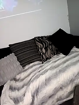 Leanne43 online show from February 25, 8:07 pm