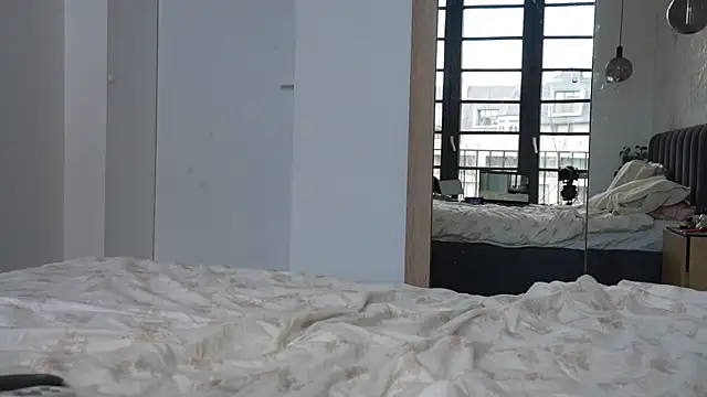 ibiddi online show from April 7, 1:02 pm