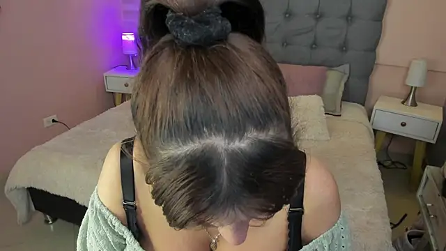  Abril W online show from October 29, 1:21 am