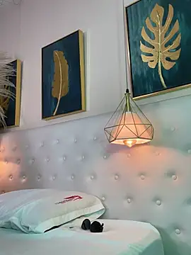 valerie lya online show from November 6, 8:48 pm