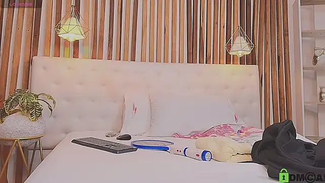 valerie lya online show from April 8, 1:35 pm