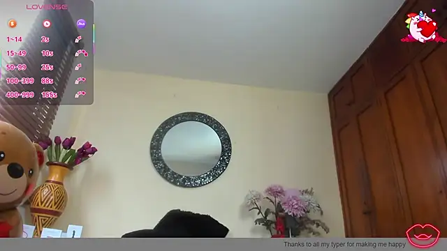 NicoleSantana online show from April 8, 9:50 pm