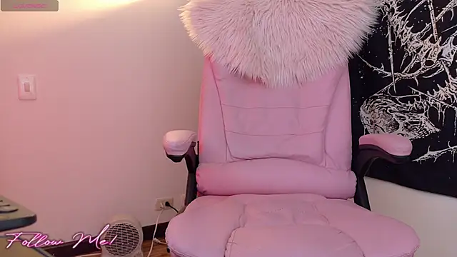 antoniaacxx online show from April 3, 8:18 pm