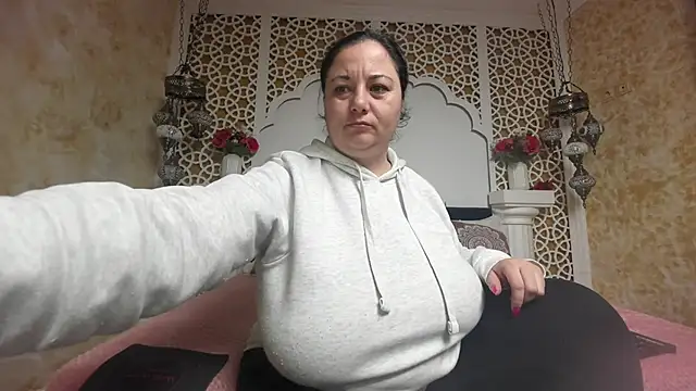 AleshaArabian online show from February 18, 5:39 am