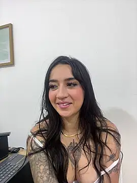 EmmyEvans1 online show from February 10, 9:29 pm