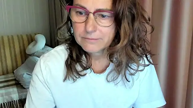 lauraoven online show from October 10, 7:35 am