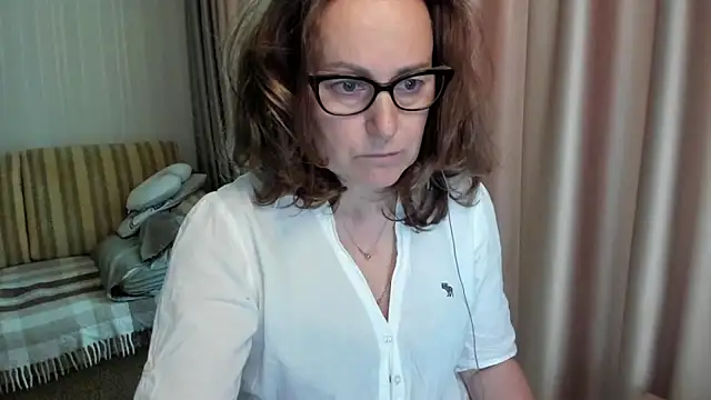lauraoven online show from May 25, 9:19 am