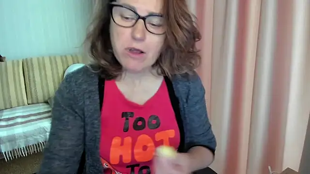 lauraoven online show from May 15, 8:06 am