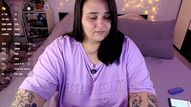 naughtykiss online show from April 9, 4:26 am