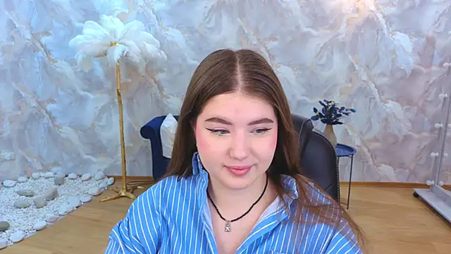 NicoleFoxery online show from December 5, 6:20 pm