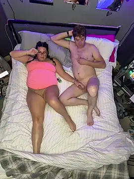 Dickandbigtitties2020 online show from August 3, 12:47 am