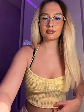 mollyxxx online show from August 2, 1:41 am