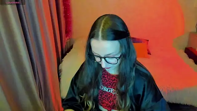 Snapshot of CurlySteph chatting on October 20, 7:17 pm CurlySteph online show from October 20, 7:17 pm