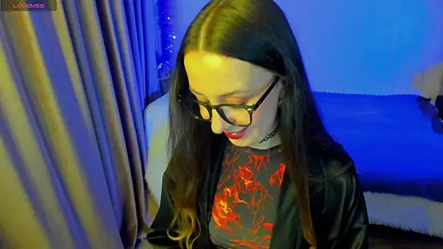 CurlySteph online show from December 5, 8:32 pm