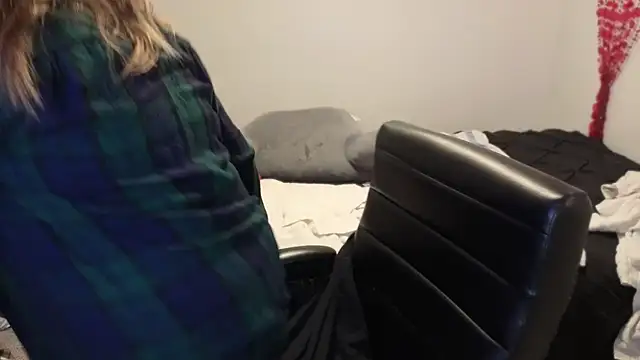 magicsparkles online show from April 17, 2:35 am