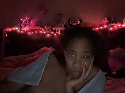 Snapshot of Cum2Charm chatting on October 12, 2:36 am Cum2Charm online show from October 12, 2:36 am