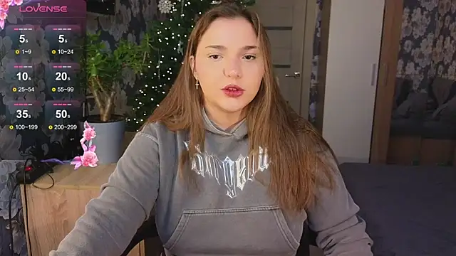  momiji  online show from December 17, 1:48 pm