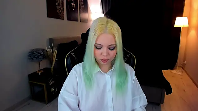 EnergyBunny 1 online show from November 18, 7:37 pm