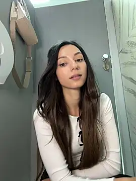  MiaQueen  online show from June 14, 9:37 pm