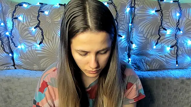 MaggieCake online show from February 4, 4:37 am