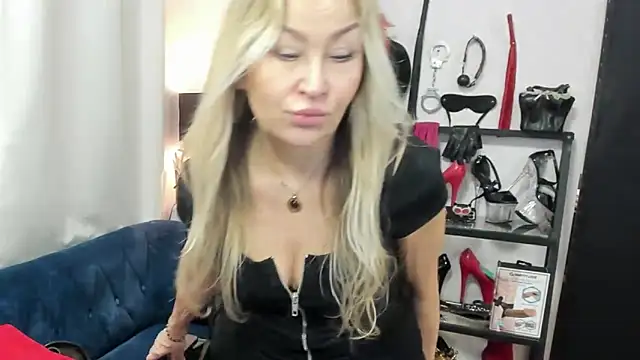 crystaLUX online show from April 14, 5:18 am