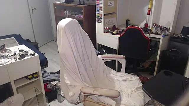 missthon0 online show from April 14, 1:33 pm