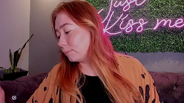 Snapshot of hannamartinn chatting on October 22, 3:39 pm hannamartinn online show from October 22, 3:39 pm