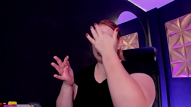 Snapshot of hannamartinn chatting on September 18, 3:21 pm hannamartinn online show from September 18, 3:21 pm