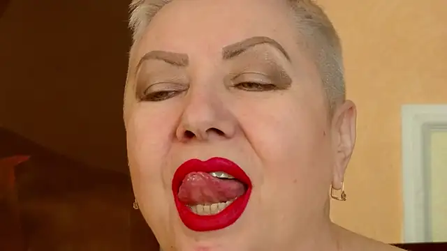 LadyPosh online show from April 23, 8:00 pm