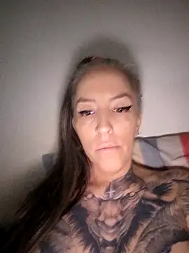 vamporasuccubus19777 online show from April 2, 10:40 pm