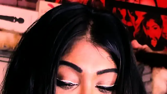 indian dreamgirl online show from October 25, 10:05 pm