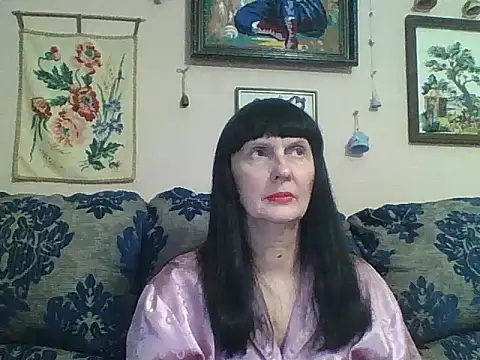 MelanyBanks online show from April 1, 1:52 pm