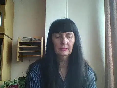 MelanyBanks online show from November 17, 8:26 am