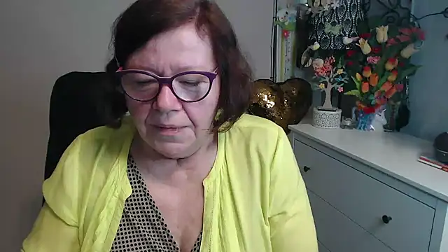 Adelewildx online show from April 2, 3:37 am