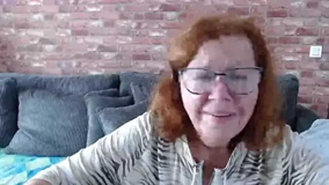 Adelewildx online show from October 25, 11:07 am