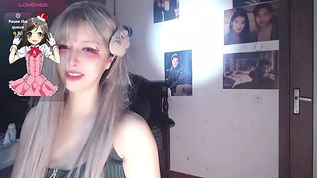 Snapshot of candy_cola chatting on October 20, 6:27 am candy cola online show from October 20, 6:27 am